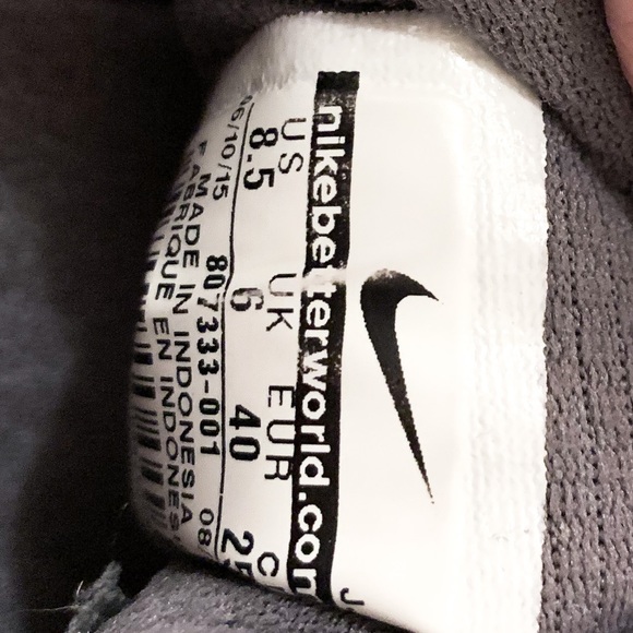 Nike Running Shoes - Picture 3 of 4